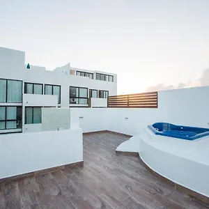 Penthouses & In Pdc! 2 & 1 Bedroom Units Close To The 5th Av Playa del Carmen